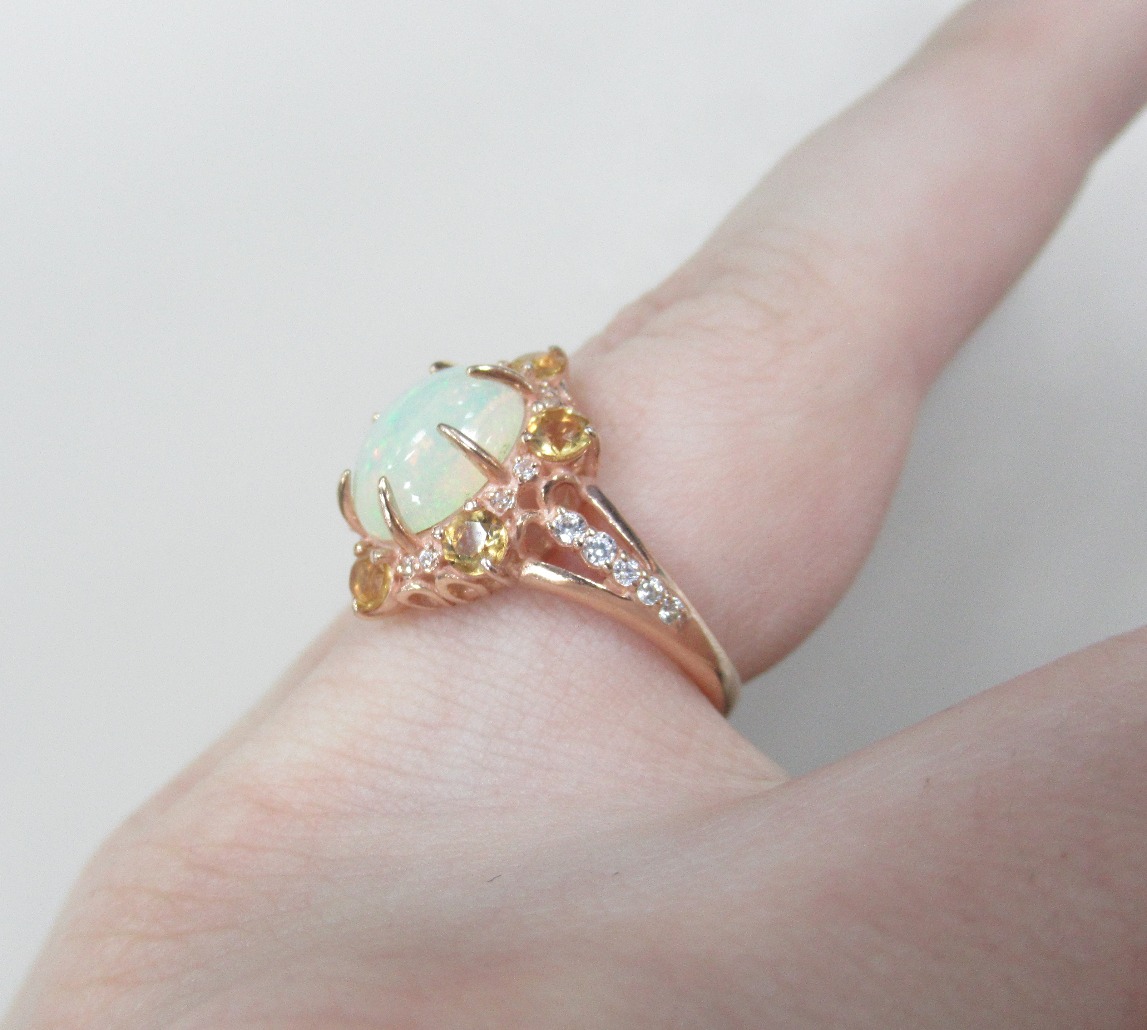 Серебряное кольцо с опалом